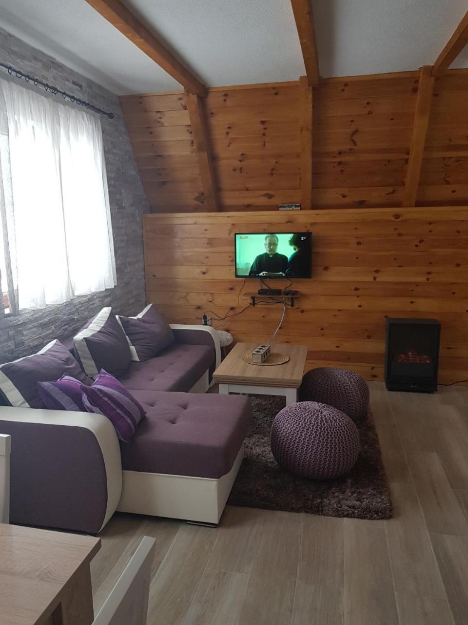 זבליאק Family Home Mikovic מראה חיצוני תמונה