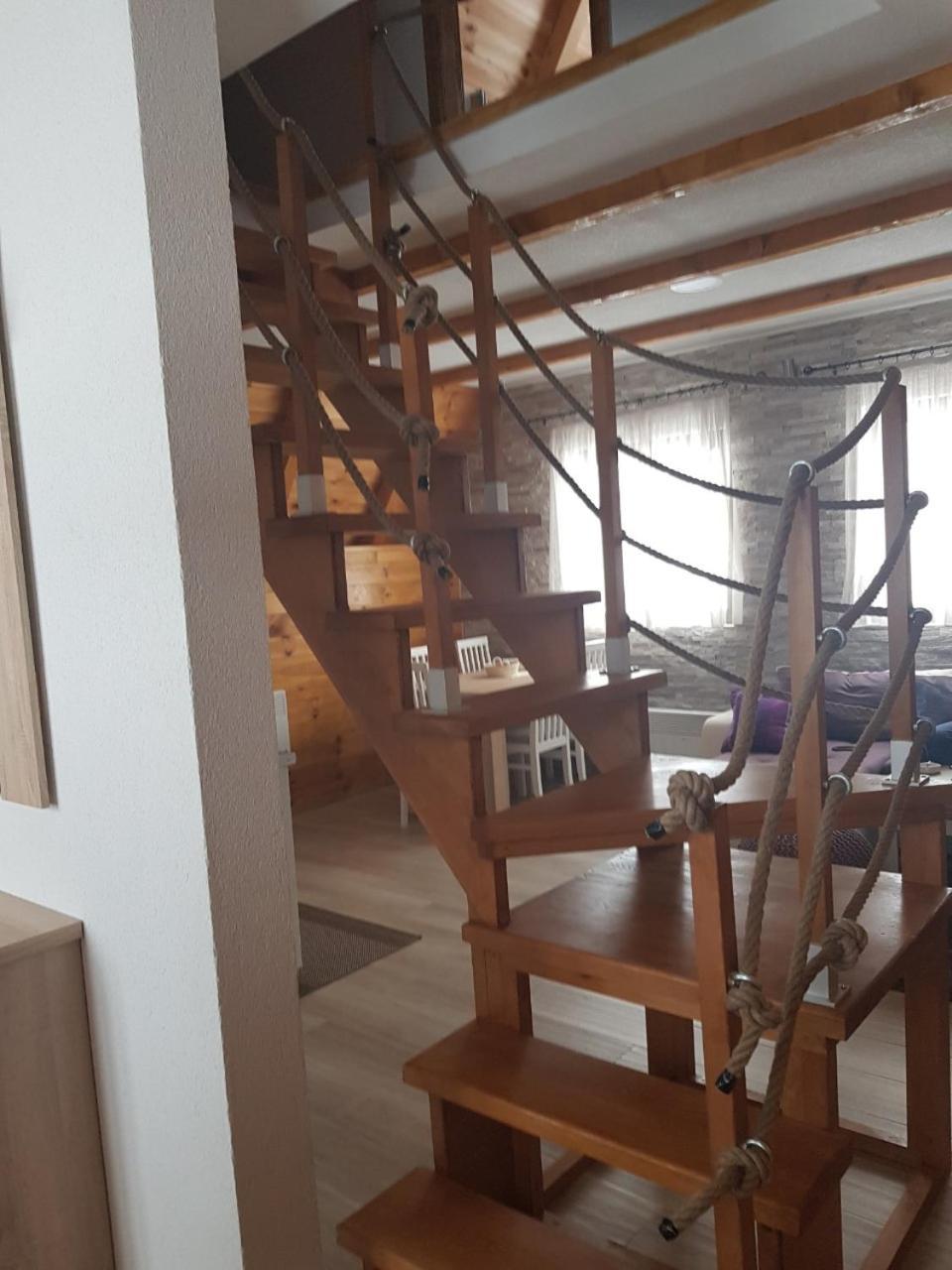 זבליאק Family Home Mikovic מראה חיצוני תמונה