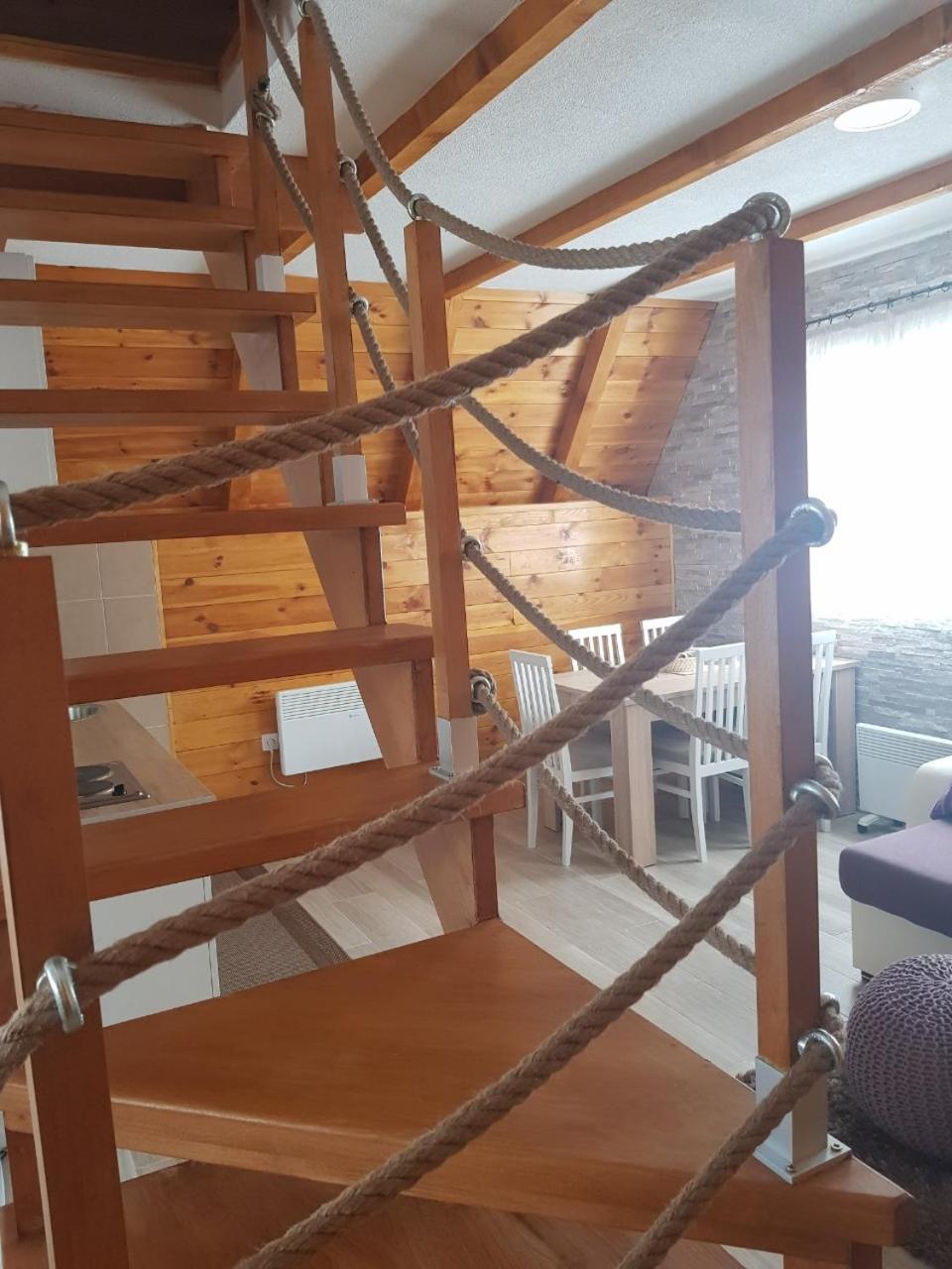 זבליאק Family Home Mikovic מראה חיצוני תמונה