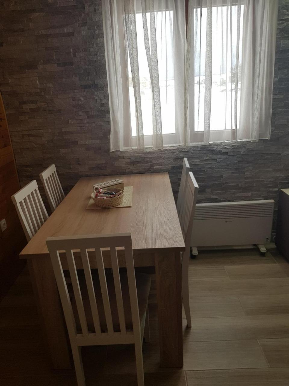 זבליאק Family Home Mikovic מראה חיצוני תמונה