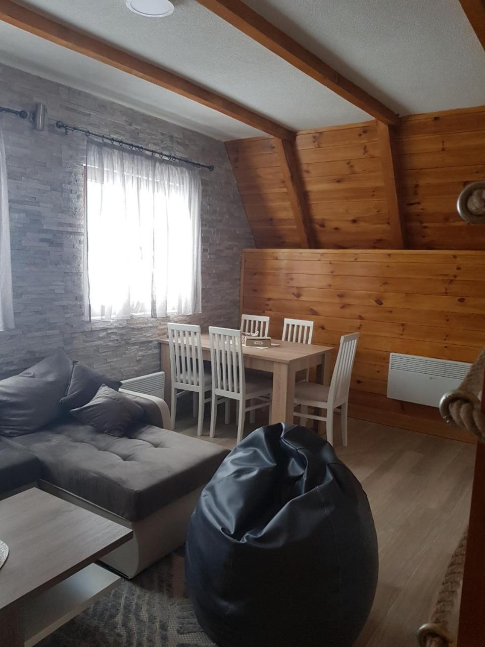 זבליאק Family Home Mikovic מראה חיצוני תמונה
